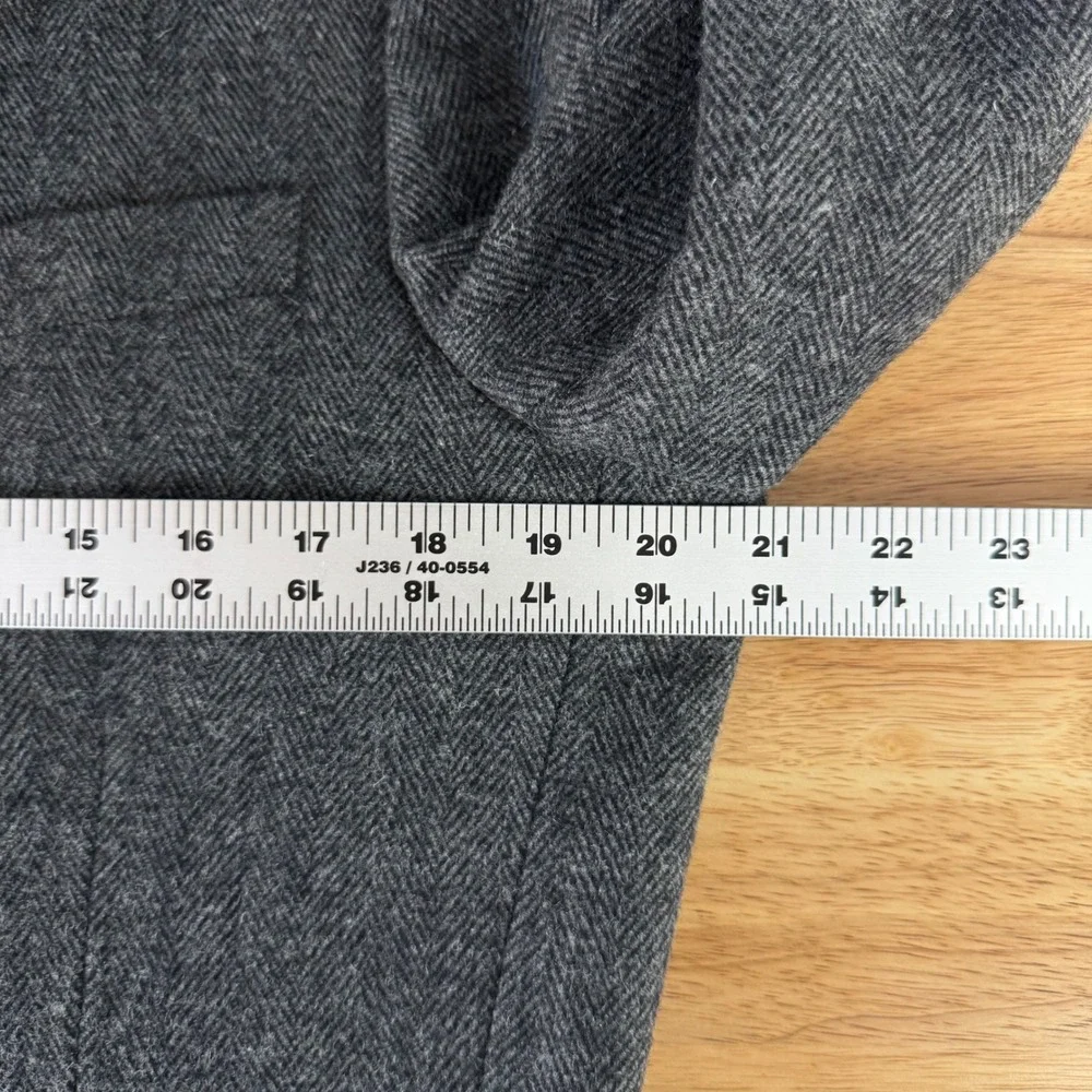 J. Crew Men 40R Gray Herringbone Wool Blend Three Button Tweed Blazer Sport Coat